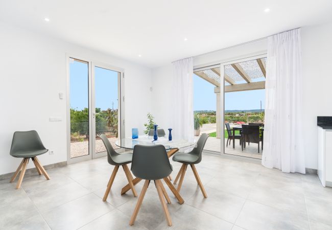 Вилла на Llubi - Villa Albaimar Вилла на Llubi - Villa Albaimar