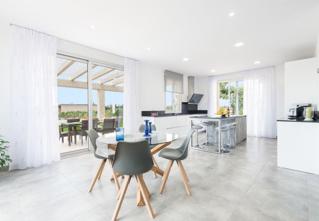 Вилла на Llubi - Villa Albaimar Вилла на Llubi - Villa Albaimar