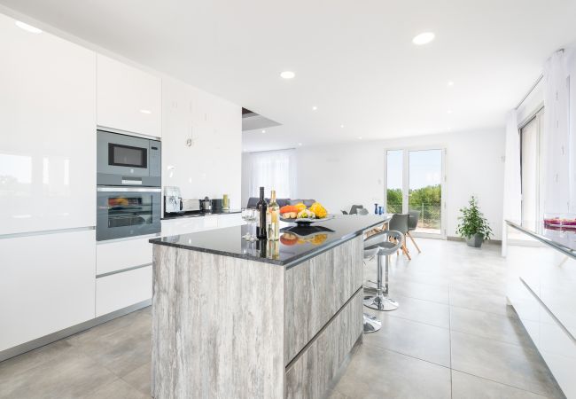 Вилла на Llubi - Villa Albaimar Вилла на Llubi - Villa Albaimar