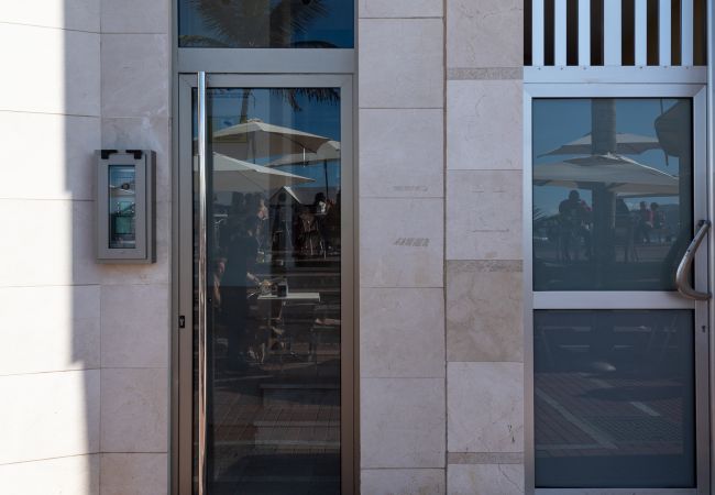 Дом на Лас Пальмас де Гран Канариа / Las Palmas de Gran Canaria - Awesome beachfront terrace By CanariasGetaway   Дом на Лас Пальмас де Гран Канариа / Las Palmas de Gran Canaria - Awesome beachfront terrace By CanariasGetaway