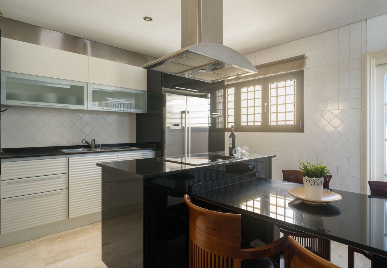 Дом на Лас Пальмас де Гран Канариа / Las Palmas de Gran Canaria - Awesome beachfront terrace By CanariasGetaway   Дом на Лас Пальмас де Гран Канариа / Las Palmas de Gran Canaria - Awesome beachfront terrace By CanariasGetaway