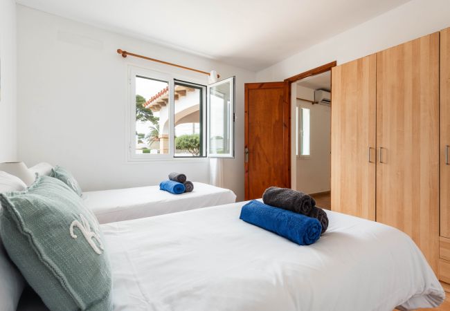 Вилла на Cala Blanca - VILLA BINISARET 1 Вилла на Cala Blanca - VILLA BINISARET 1