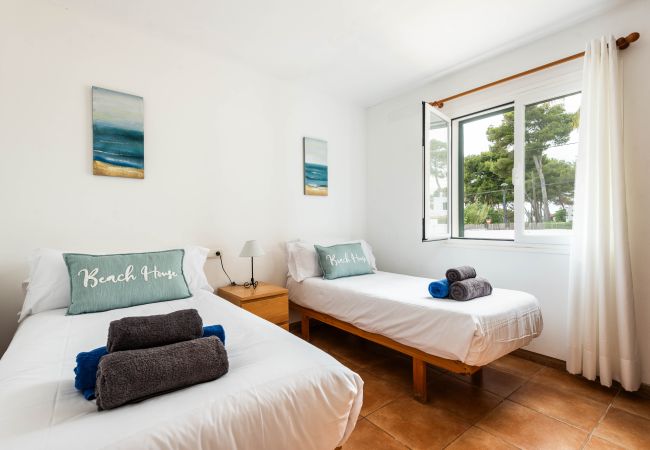 Вилла на Cala Blanca - VILLA BINISARET 1 Вилла на Cala Blanca - VILLA BINISARET 1