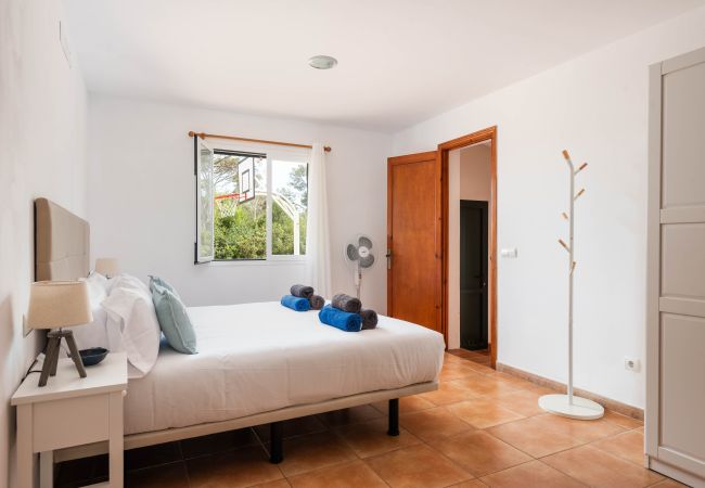 Вилла на Cala Blanca - VILLA BINISARET 1 Вилла на Cala Blanca - VILLA BINISARET 1