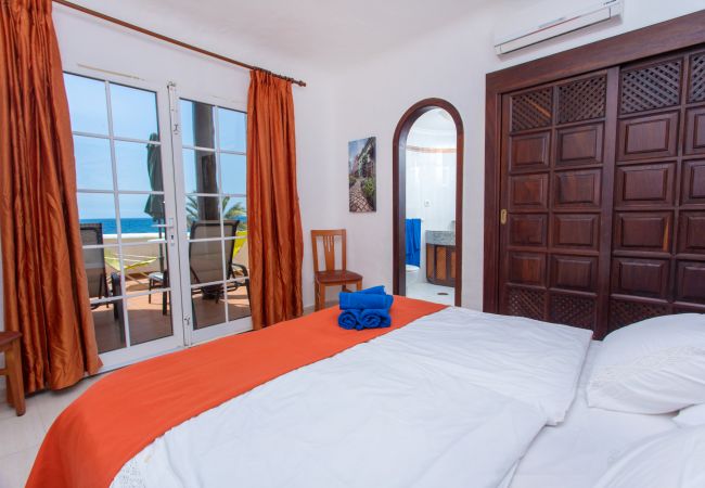 Дом на Maspalomas - Altamar 28 with terrace&pool By CanariasGetaway Дом на Maspalomas - Altamar 28 with terrace&pool By CanariasGetaway