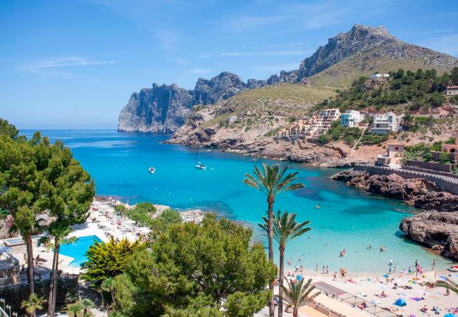 Апартаменты на Cala Sant Vicenç - Mirador Blue Garden F Апартаменты на Cala Sant Vicenç - Mirador Blue Garden F
