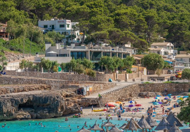 Апартаменты на Cala Sant Vicenç - Mirador Blue Garden F Апартаменты на Cala Sant Vicenç - Mirador Blue Garden F