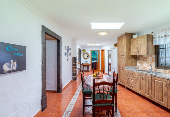 Дом на Moya - Mari House With Jacuzzi and BBQ by CanariasGetaway Дом на Moya - Mari House With Jacuzzi and BBQ by CanariasGetaway