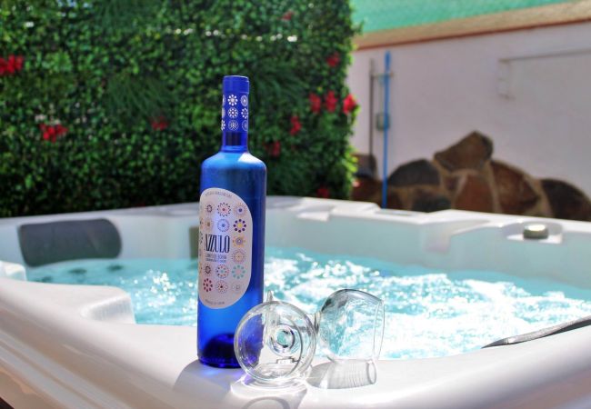 Дом на Moya - Mari House With Jacuzzi and BBQ by CanariasGetaway Дом на Moya - Mari House With Jacuzzi and BBQ by CanariasGetaway