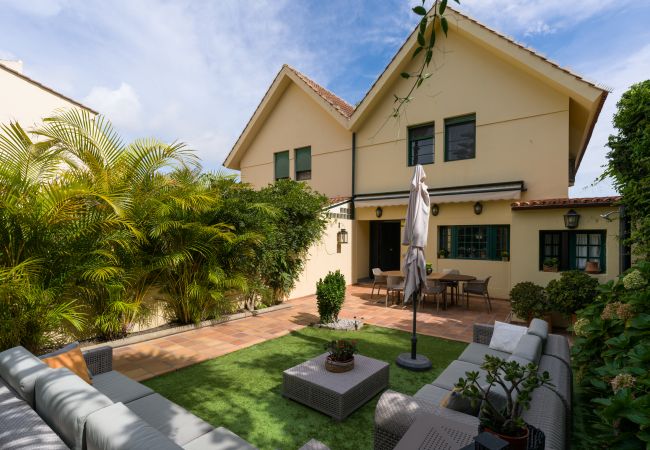 Дом на Santa Brígida - House with cozy garden BBQ  Дом на Santa Brígida - House with cozy garden BBQ