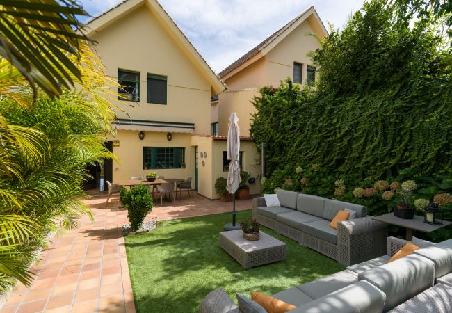 Дом на Santa Brígida - House with cozy garden BBQ  Дом на Santa Brígida - House with cozy garden BBQ