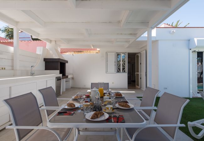 Шале на San Bartolomé de Tirajana - Piscina privada y espectacular zona de barbacoa Шале на San Bartolomé de Tirajana - Piscina privada y espectacular zona de barbacoa