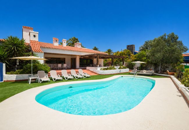 Шале на San Bartolomé de Tirajana - Casa Gran Canaria - Piscina Privada climatizada y sala juegos