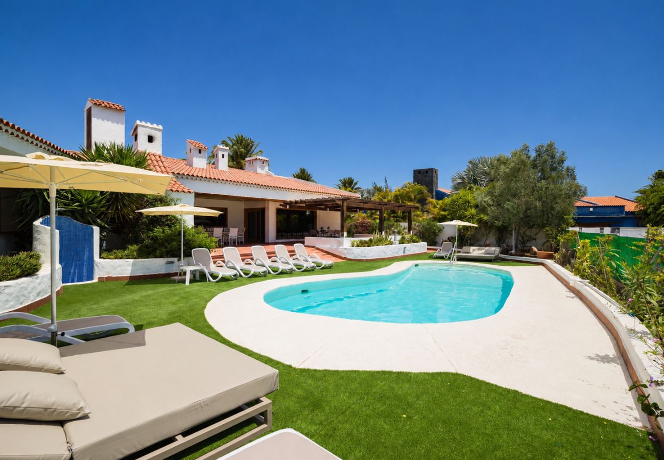 Шале на San Bartolomé de Tirajana - Casa Gran Canaria - Piscina Privada climatizada y sala juegos