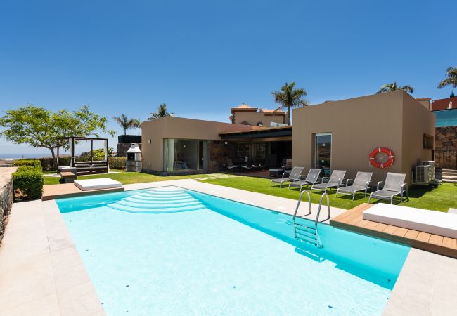  на San Bartolomé de Tirajana - Espectacular Villa con piscina grande, ideal para familias en entorno tranquilo
