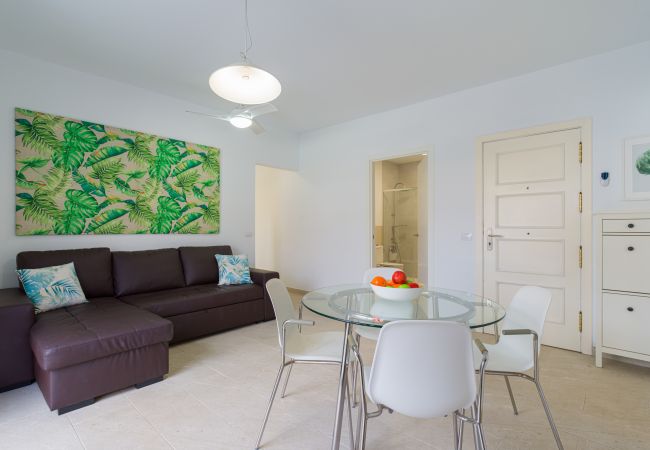 Апартаменты на Mogán - A 20 metros de la playa, terraza, parking privado y AC Апартаменты на Mogán - A 20 metros de la playa, terraza, parking privado y AC