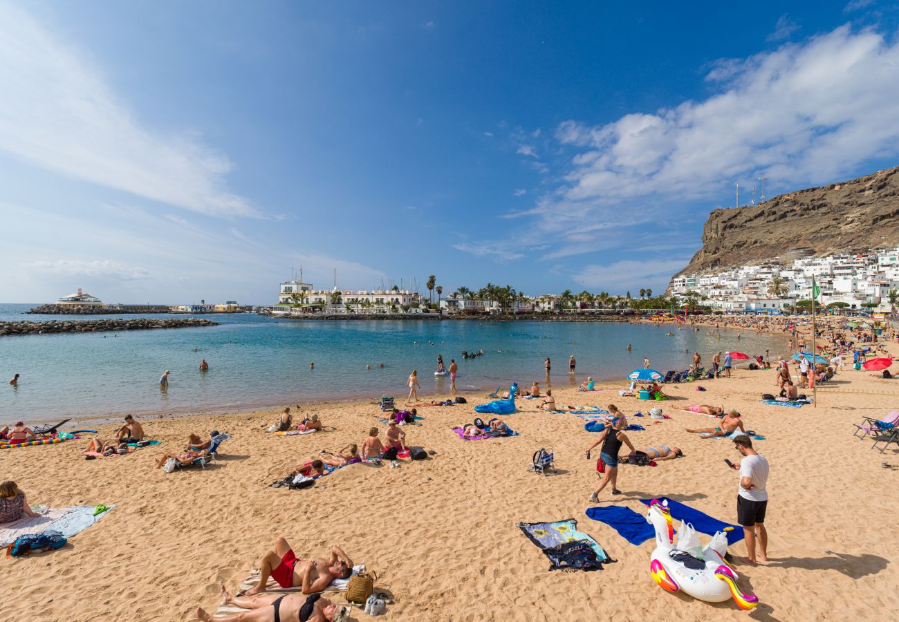 Апартаменты на Mogán - A 20 metros de la playa, parking privado y AC