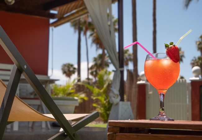 Бунгало на San Bartolomé de Tirajana - Acogedor bungalow con terraza vistas a piscina Бунгало на San Bartolomé de Tirajana - Acogedor bungalow con terraza vistas a piscina