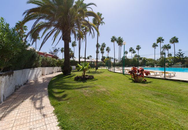 Бунгало на San Bartolomé de Tirajana - Acogedor bungalow con terraza vistas a piscina Бунгало на San Bartolomé de Tirajana - Acogedor bungalow con terraza vistas a piscina