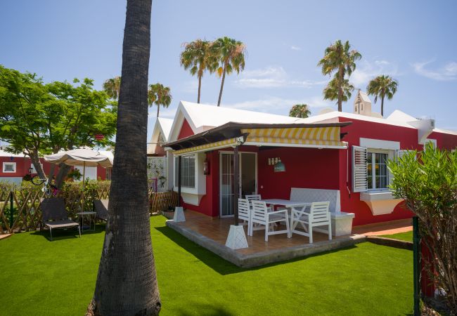 Бунгало на San Bartolomé de Tirajana - Acogedor bungalow con terraza vistas a piscina Бунгало на San Bartolomé de Tirajana - Acogedor bungalow con terraza vistas a piscina
