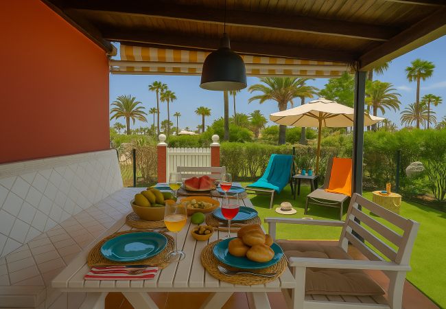 Бунгало на San Bartolomé de Tirajana - Acogedor bungalow con terraza vistas a piscina Бунгало на San Bartolomé de Tirajana - Acogedor bungalow con terraza vistas a piscina