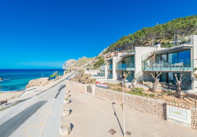 Apartamento en Cala Sant Vicenç - Mirador Blue Attic Apartamento en Cala Sant Vicenç - Mirador Blue Attic